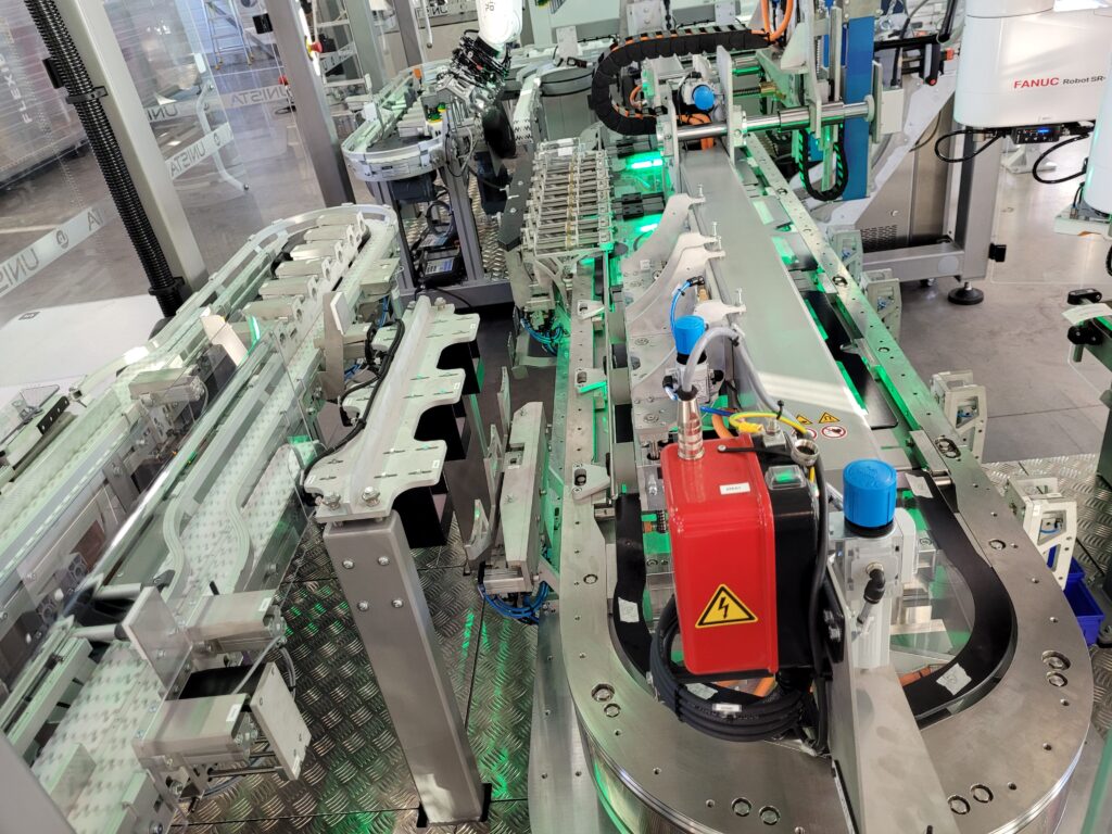 Ligne d'etiquetage robotisee et de gravure laser haute precision (2)