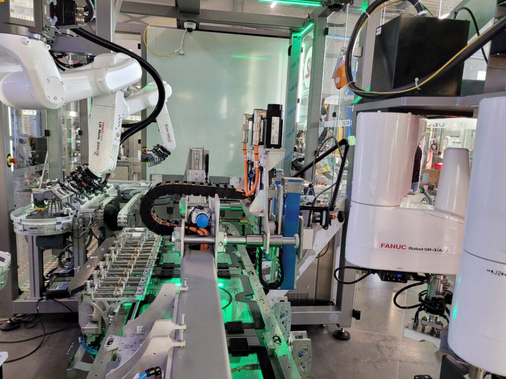 Ligne d'etiquetage robotisee et de gravure laser haute precision (5)